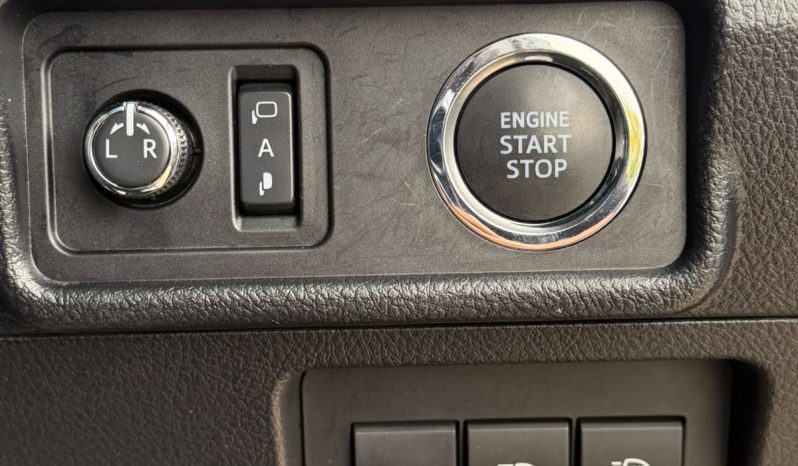 
								Toyota Land Cruiser Prado TXL full									
