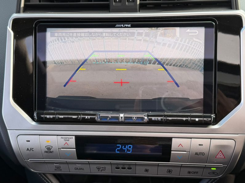 
								Toyota Land Cruiser Prado TXL full									