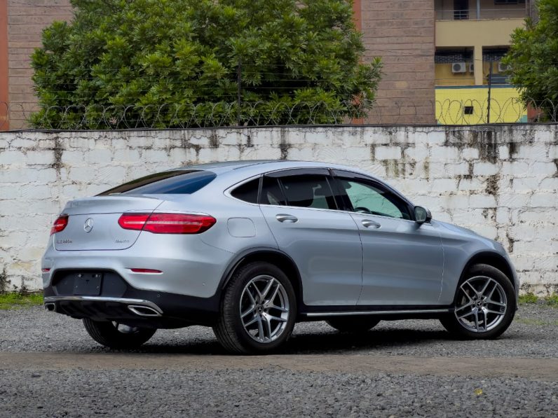 
								Mercedes Benz GLC 220d full									