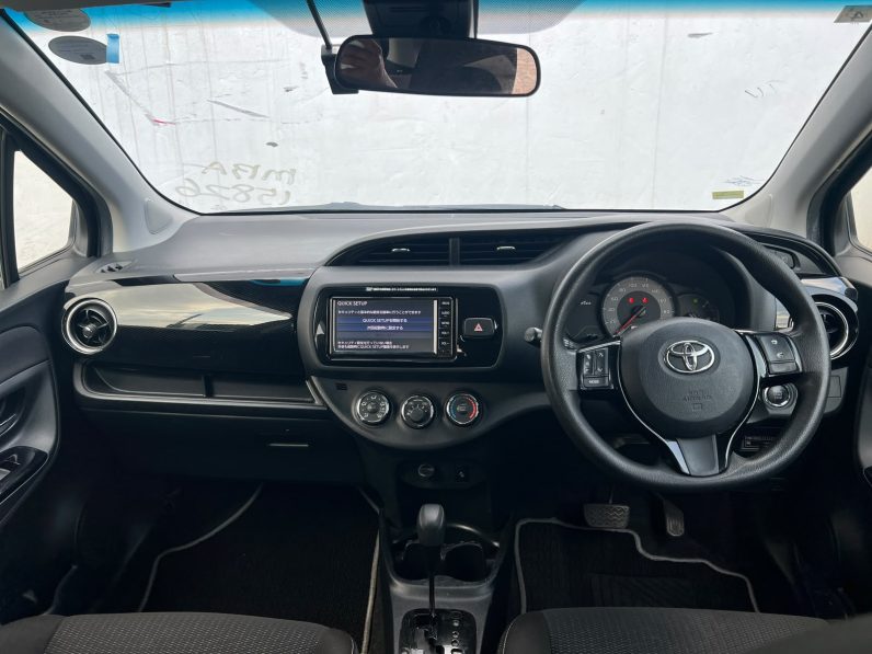 
								Toyota Vitz full									