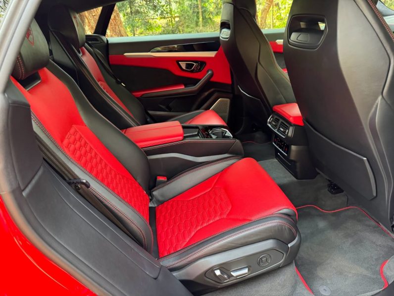 
								Lamborghini Urus full									