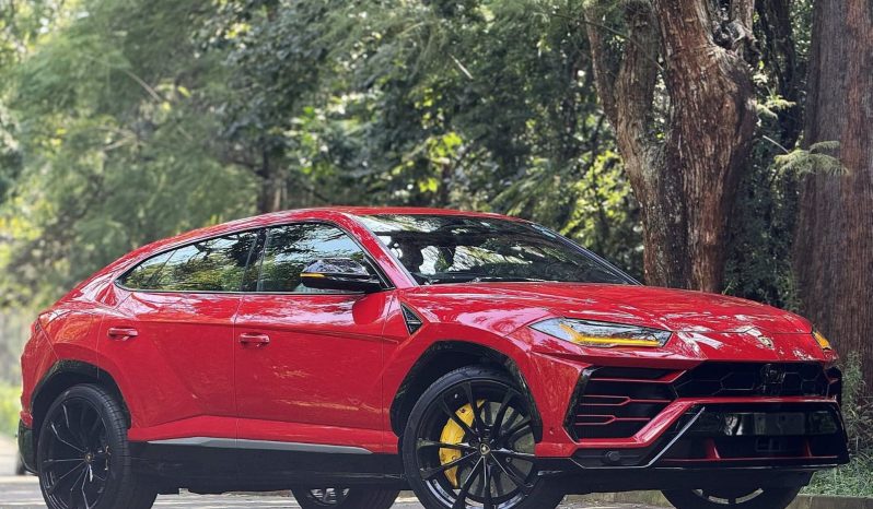 
								Lamborghini Urus full									