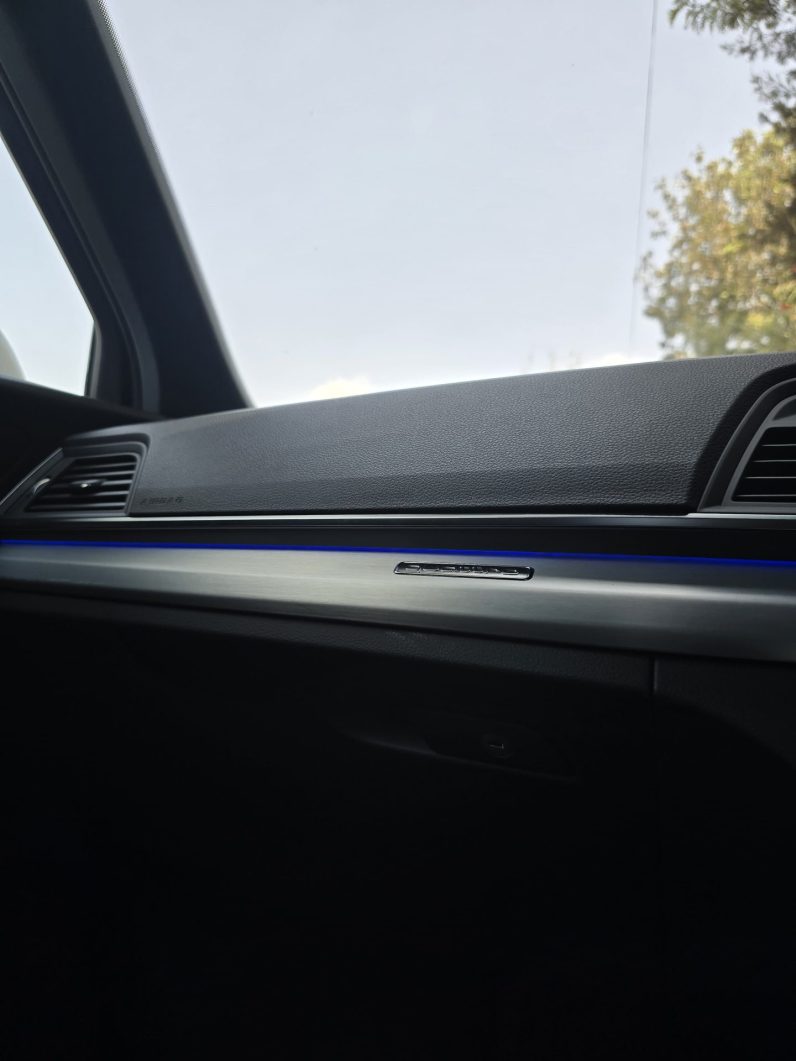 
								Audi Q5 full									