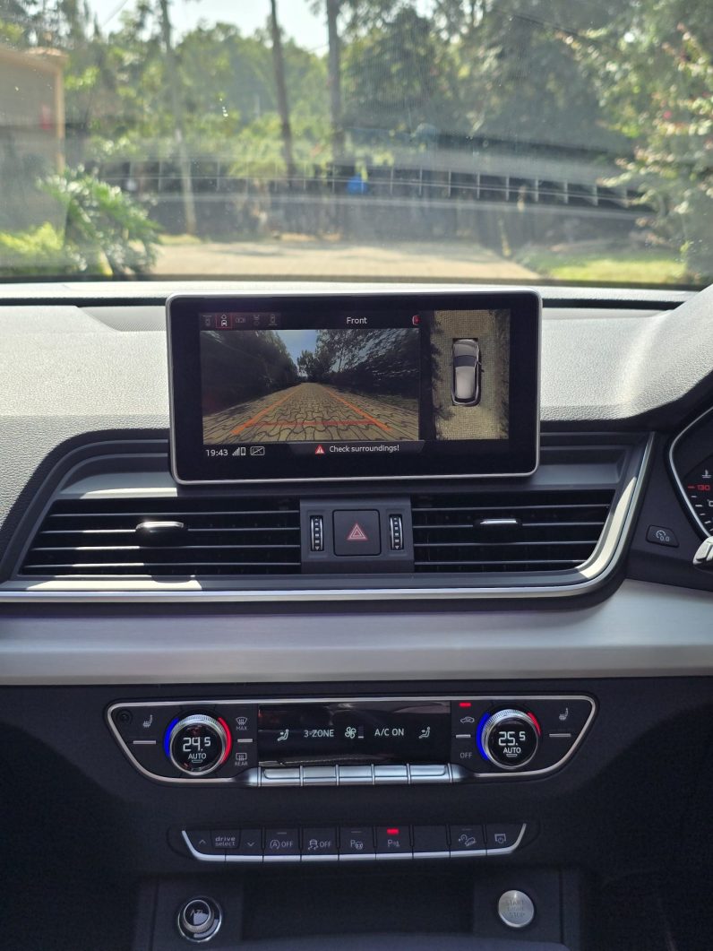 
								Audi Q5 full									