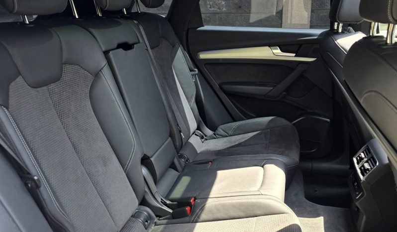 
								Audi Q5 full									