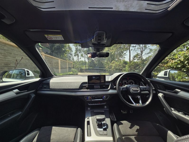 
								Audi Q5 full									