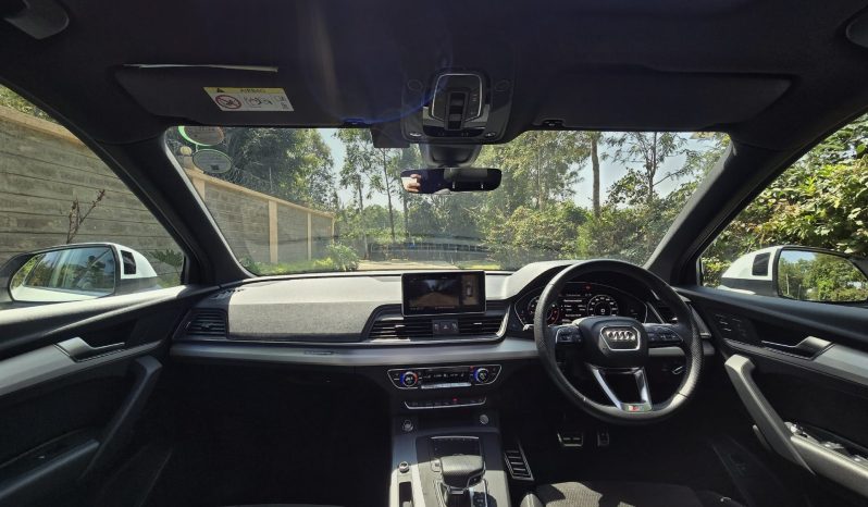 
								Audi Q5 full									