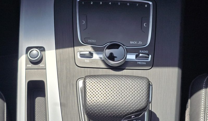 
								Audi Q5 full									