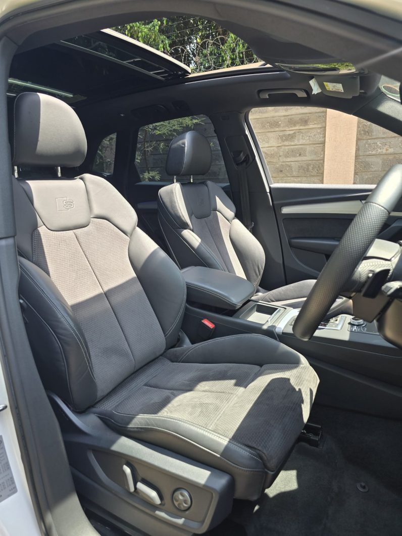 
								Audi Q5 full									