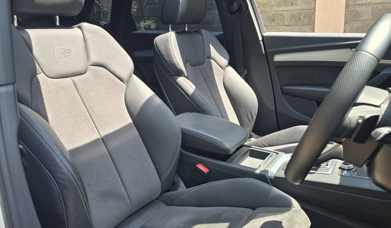 
								Audi Q5 full									