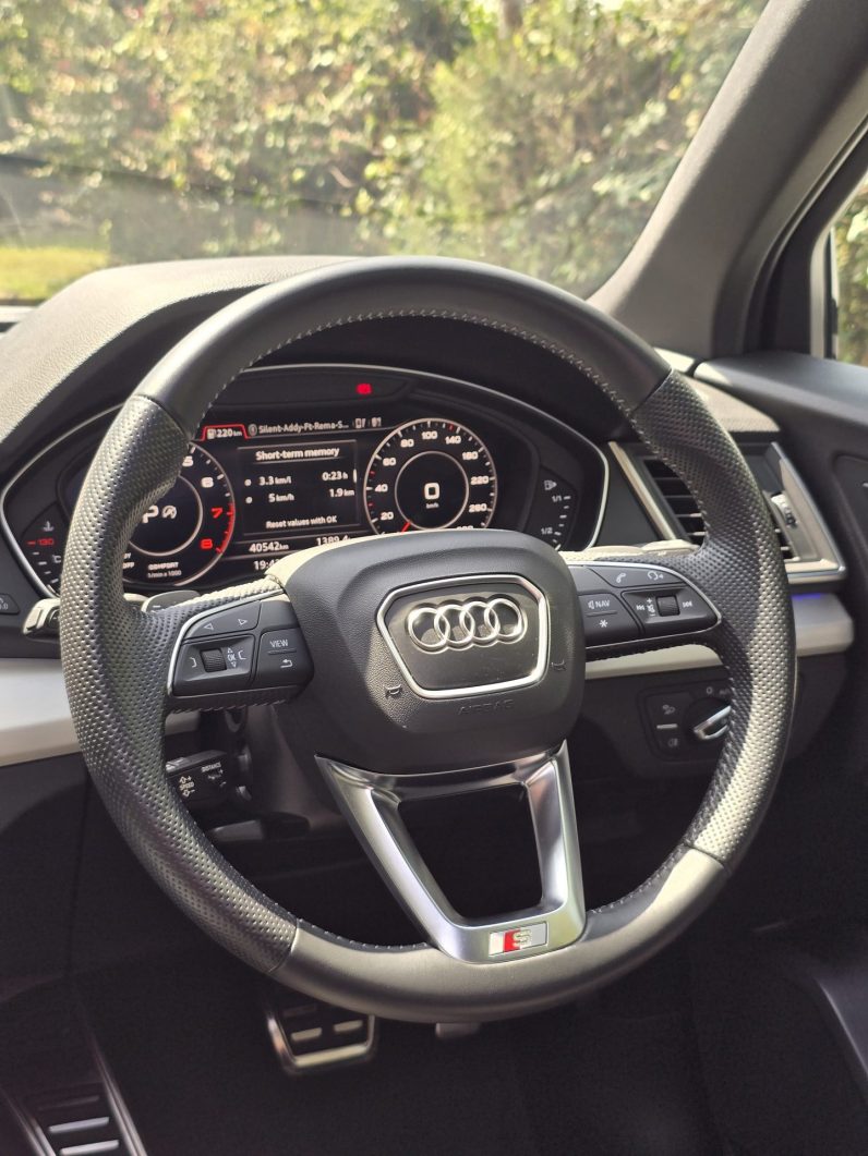 
								Audi Q5 full									