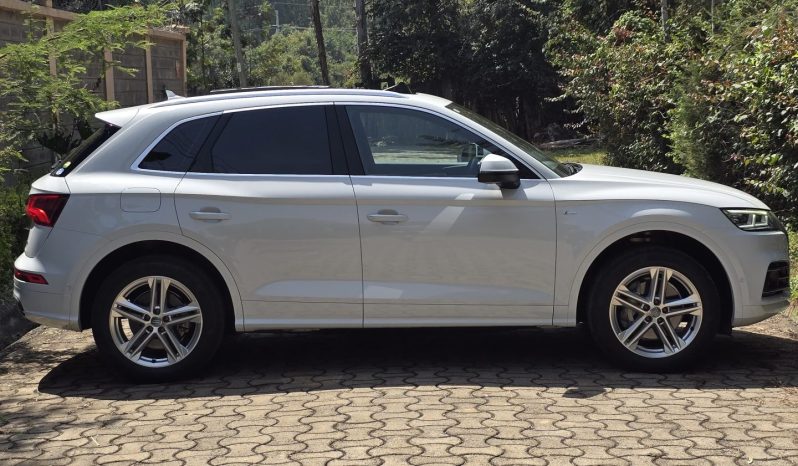 
								Audi Q5 full									