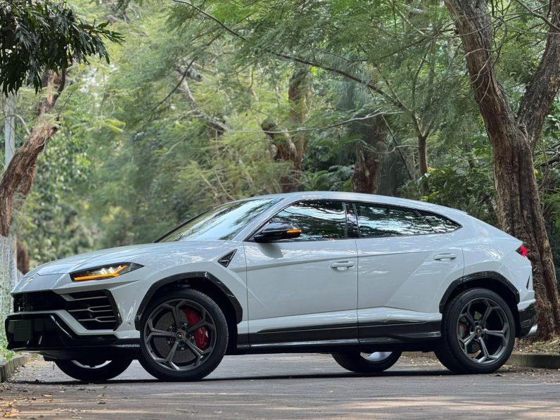 
								LAMBORGHINI URUS full									