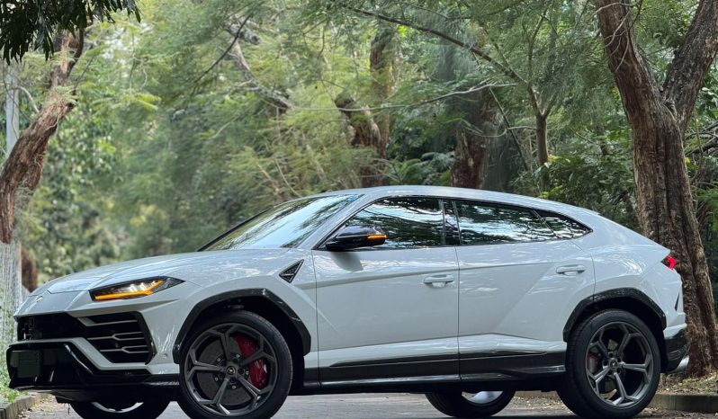 
								LAMBORGHINI URUS full									