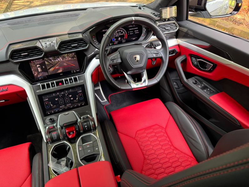
								LAMBORGHINI URUS full									