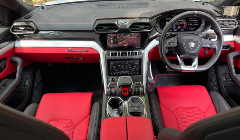 
								LAMBORGHINI URUS full									
