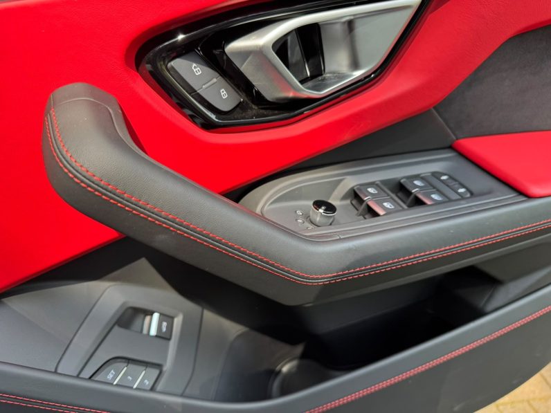 
								LAMBORGHINI URUS full									