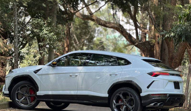 
								LAMBORGHINI URUS full									