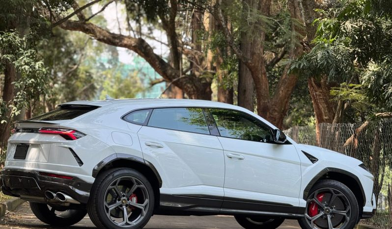 
								LAMBORGHINI URUS full									