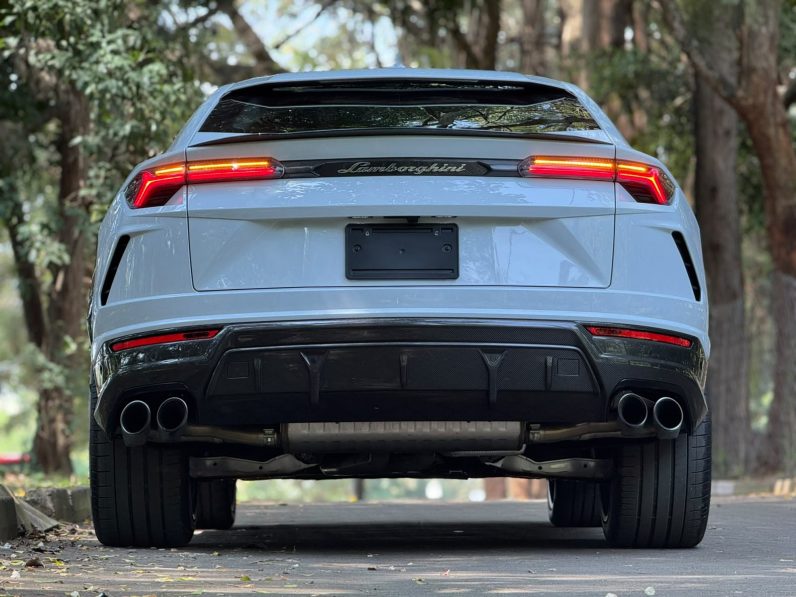 
								LAMBORGHINI URUS full									