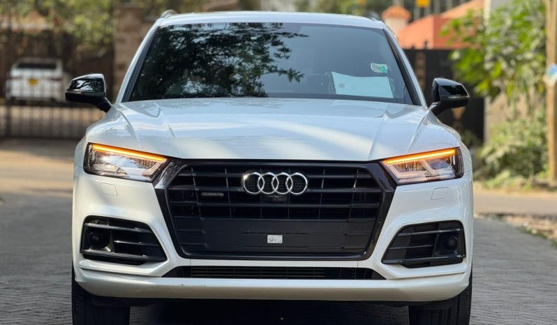 
								Audi Q5 45 TFSI full									