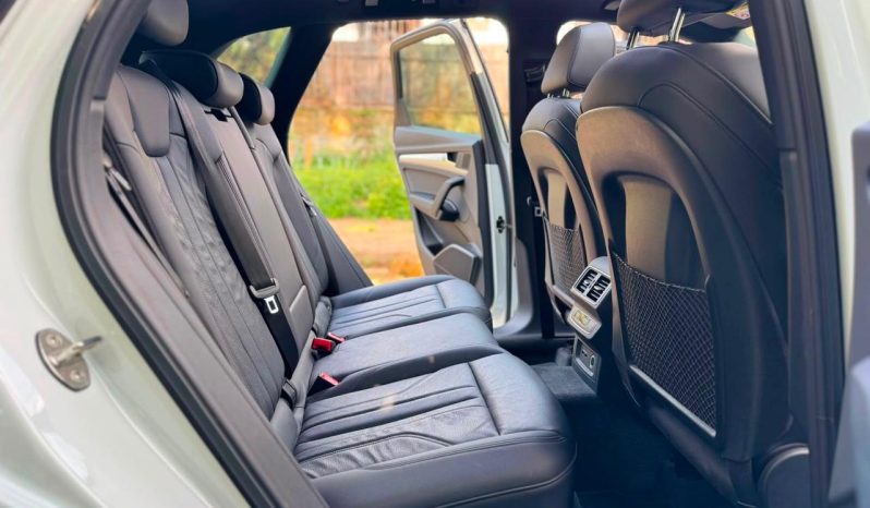 
								Audi Q5 45 TFSI full									