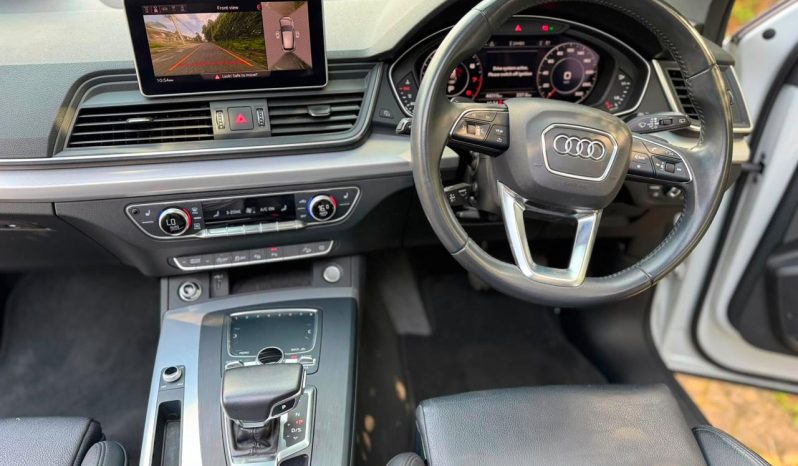 
								Audi Q5 45 TFSI full									