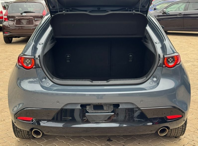 
								Mazda 3 full									