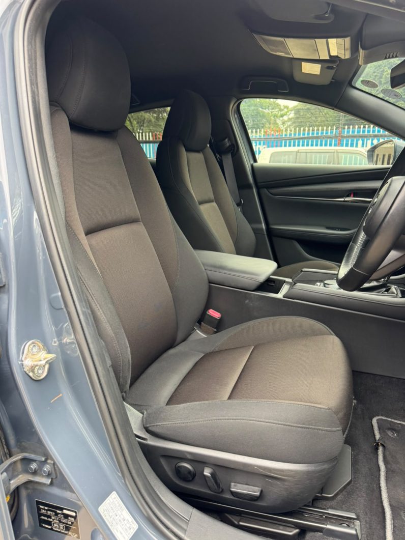 
								Mazda 3 full									