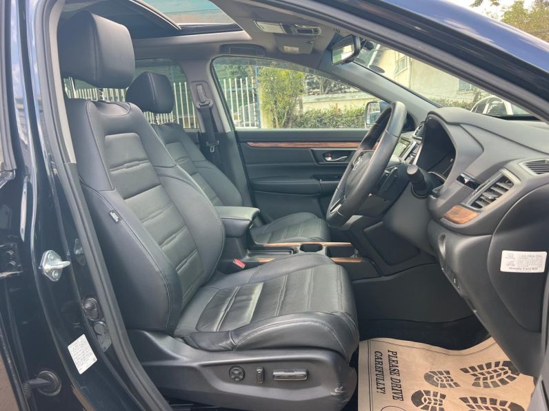 
								Honda CR-V full									