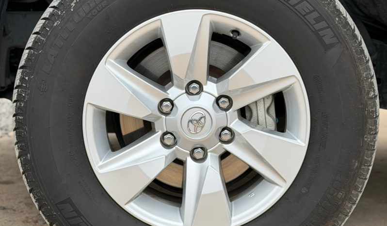 
								Toyota Landcruiser Prado TX full									