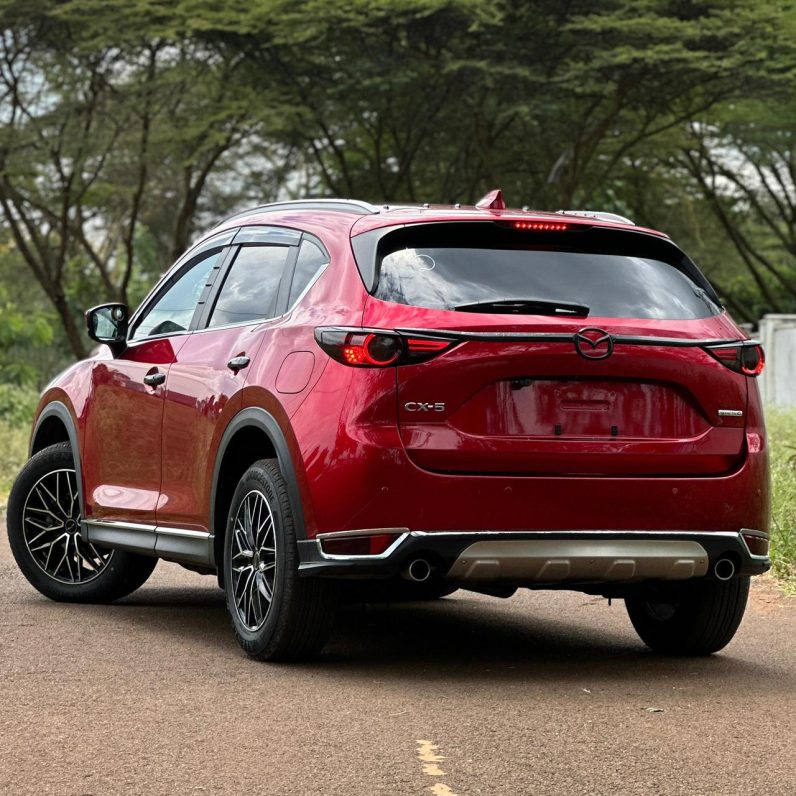 
								Mazda CX-5 full									