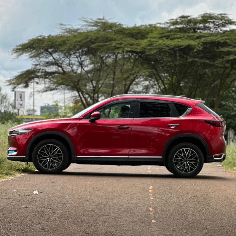 
								Mazda CX-5 full									