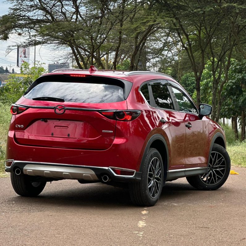 
								Mazda CX-5 full									
