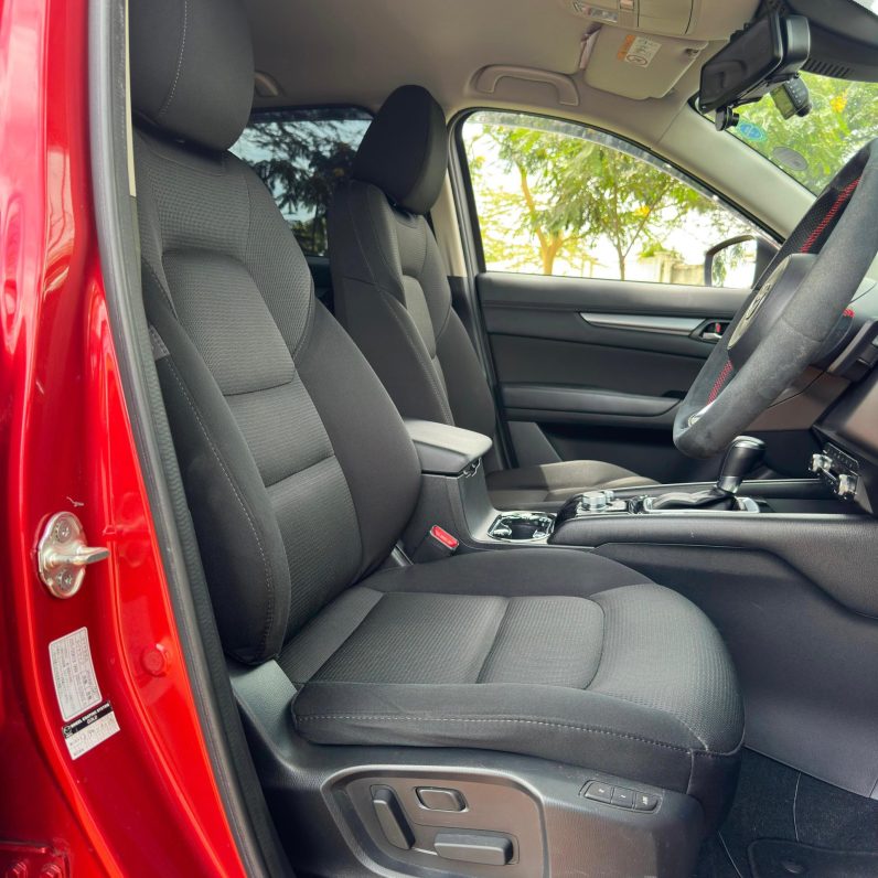 
								Mazda CX-5 full									