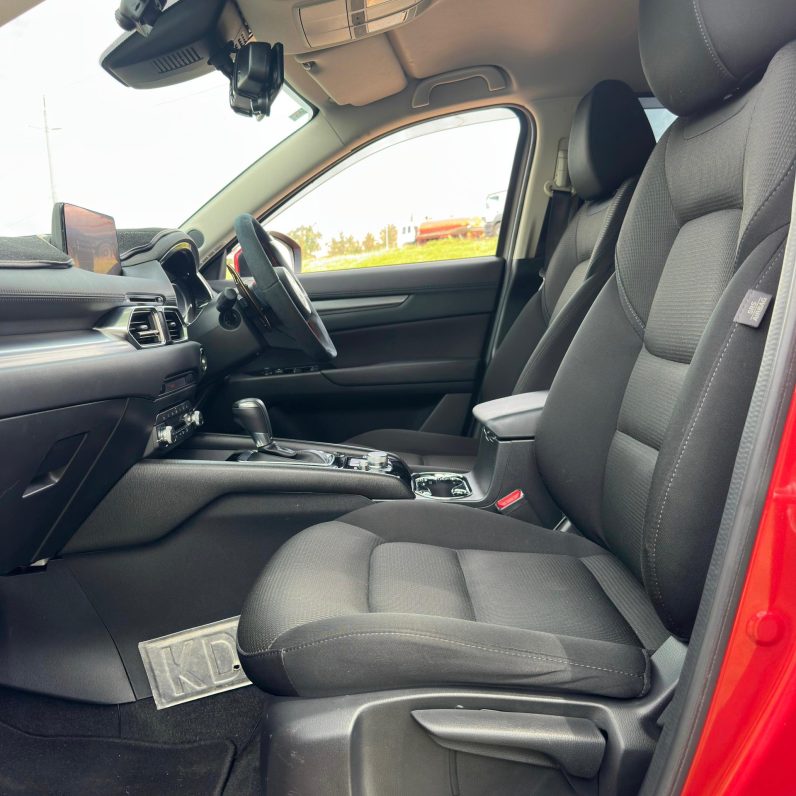 
								Mazda CX-5 full									
