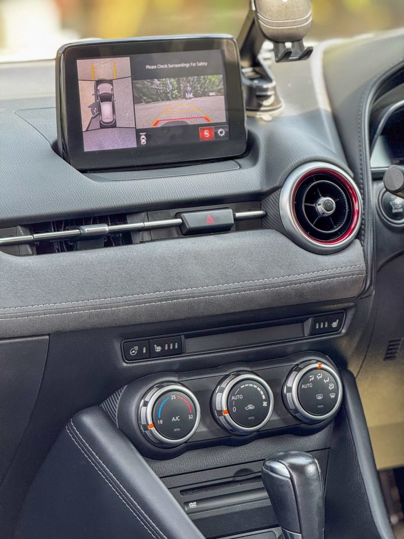 
								Mazda CX-3 full									