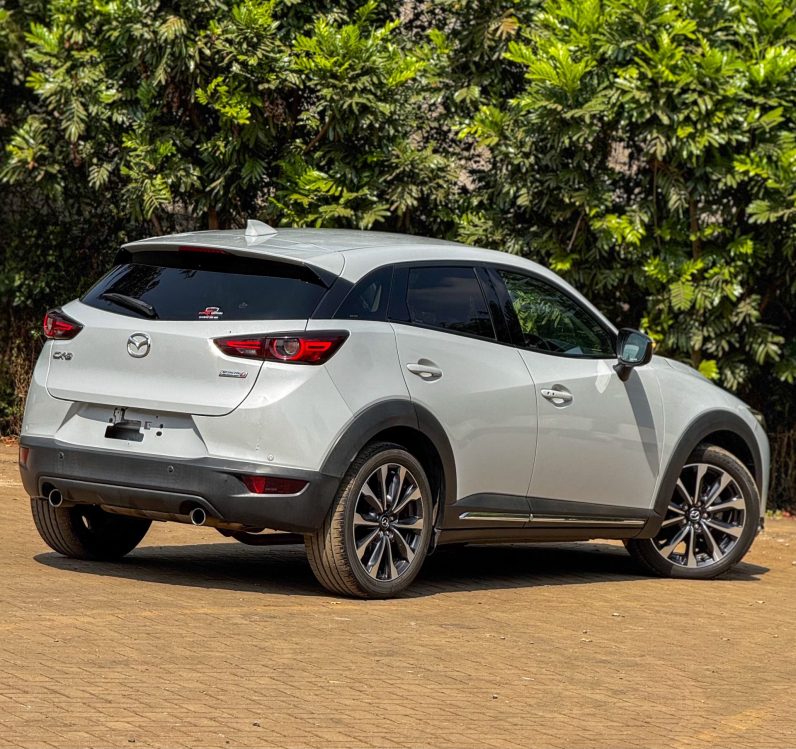 
								Mazda CX-3 full									