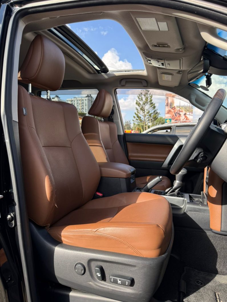
								Toyota Landcruiser Prado TXL full									
