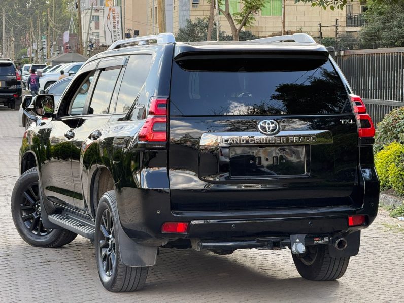 
								Toyota Landcruiser Prado TXL full									