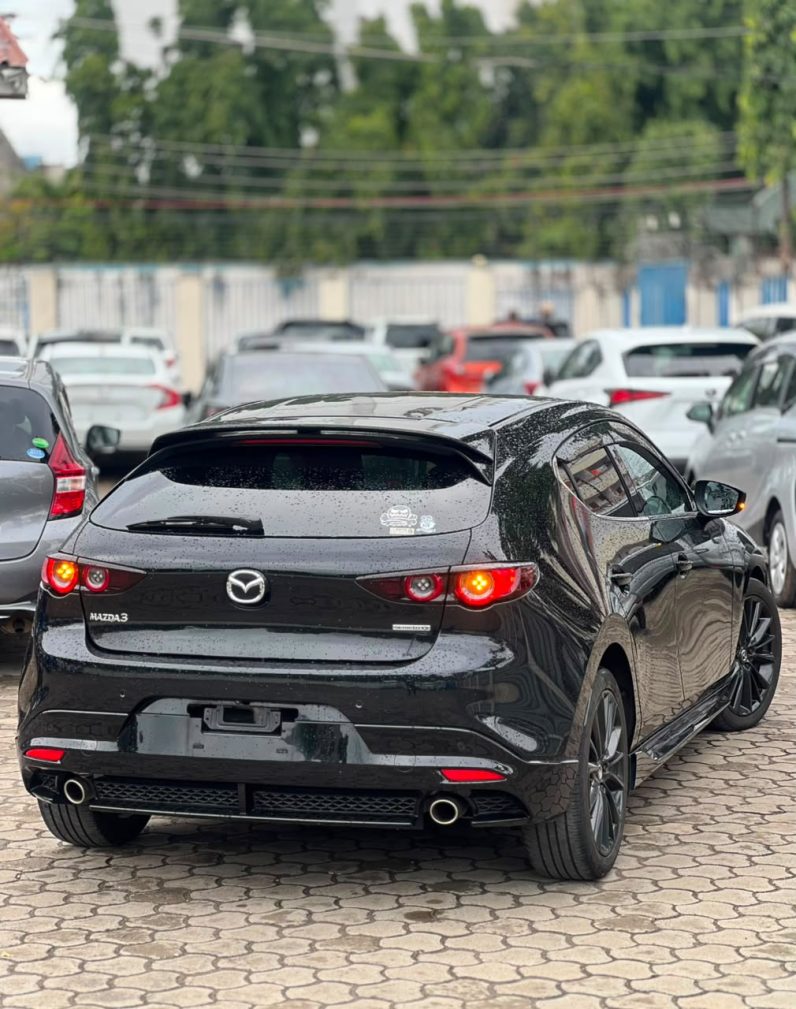 
								Mazda 3 full									