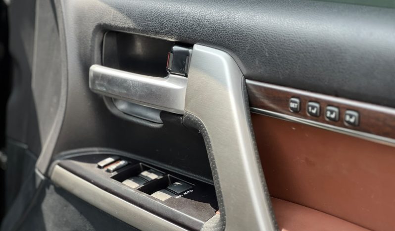 
								Toyota Landcruiser Prado ZX full									
