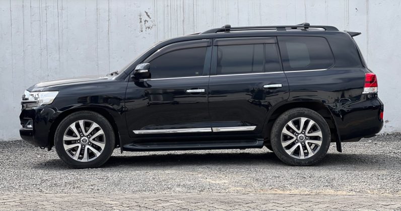
								Toyota Landcruiser Prado ZX full									