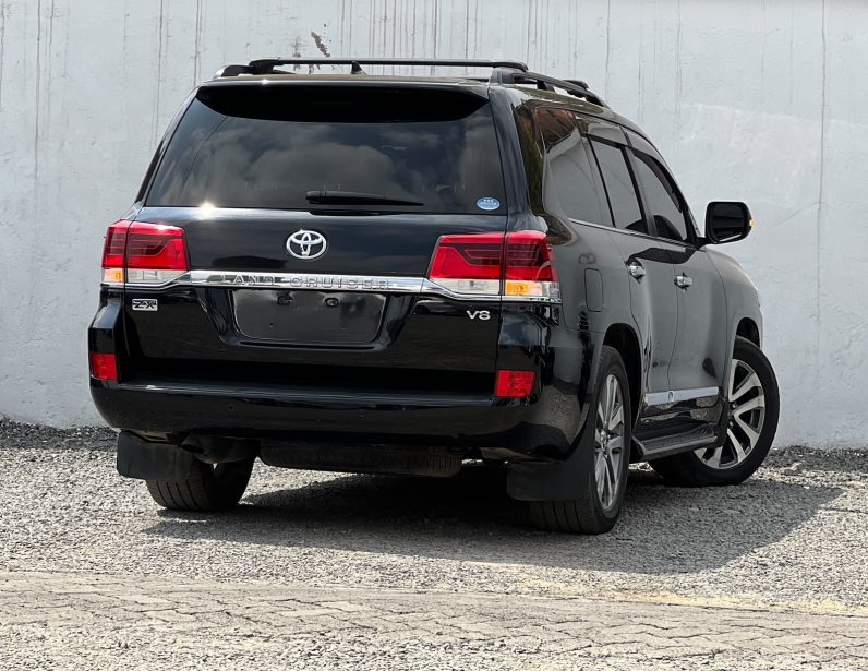 
								Toyota Landcruiser Prado ZX full									