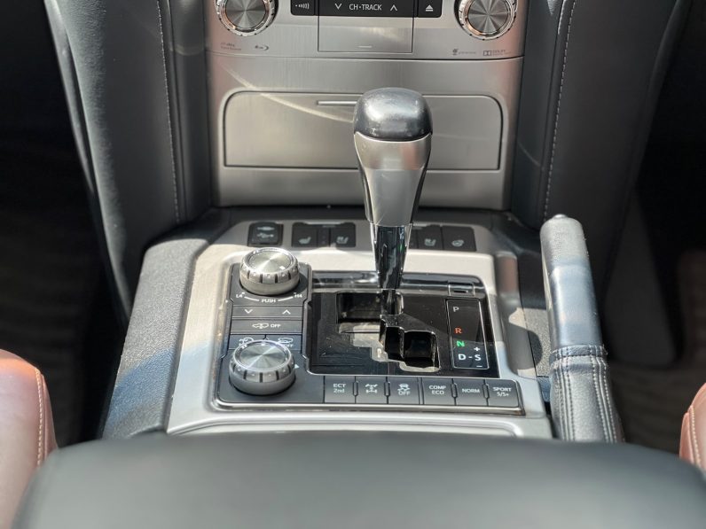 
								Toyota Landcruiser Prado ZX full									