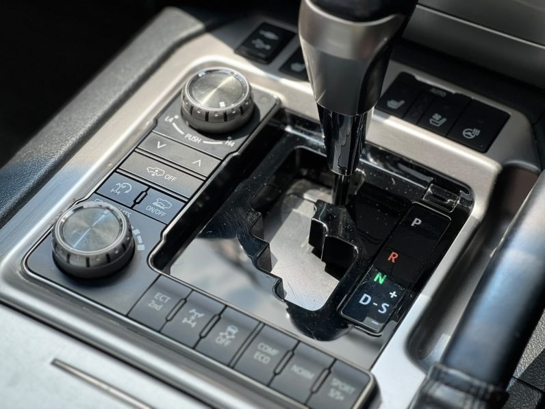 
								Toyota Landcruiser Prado ZX full									