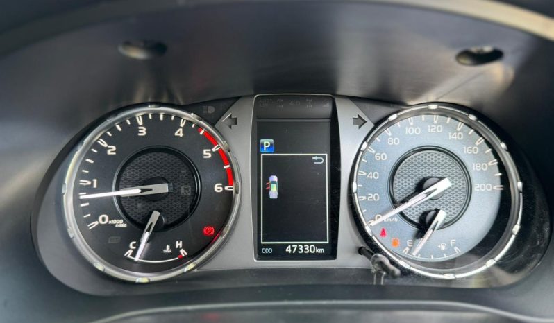 
								Toyota Hilux full									