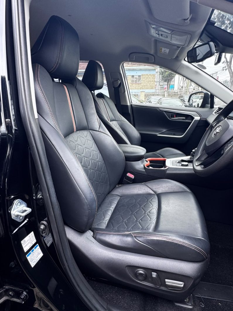 
								Toyota Rav4 full									