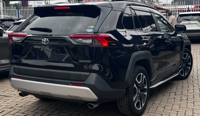 
								Toyota Rav4 full									