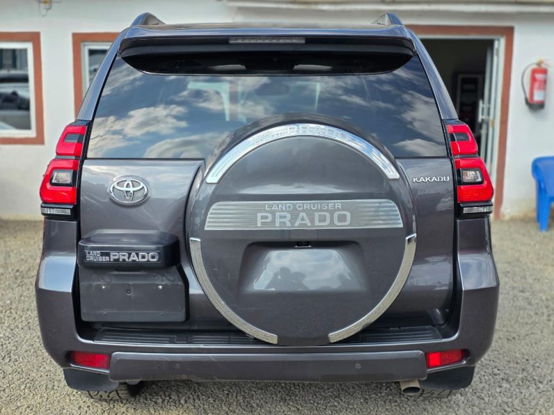 
								Toyota Land Cruiser Prado Kakadu full									